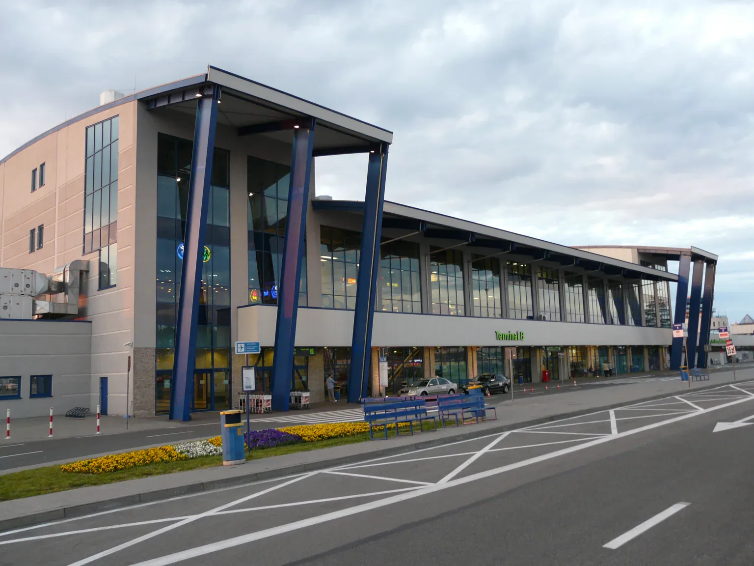 Terminal lotniska Pyrzowice odprawy bagażowe